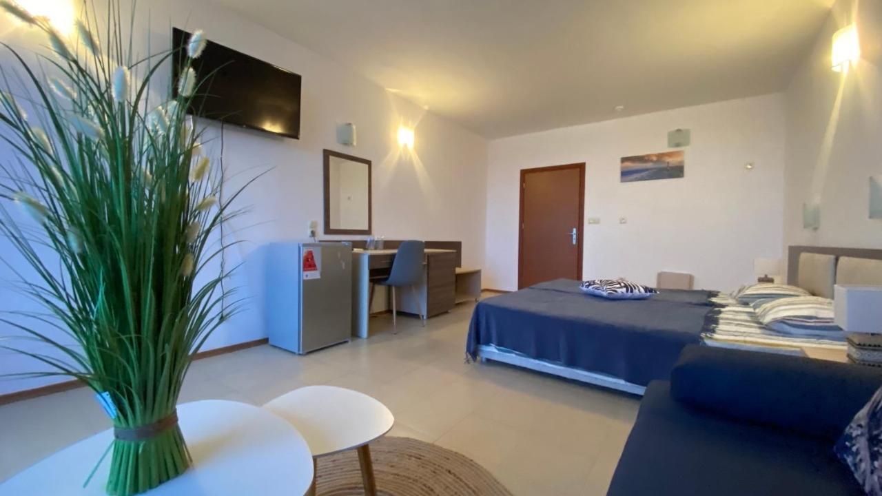 Esperanto 401 Large Studio Pantai Sunny Luaran gambar